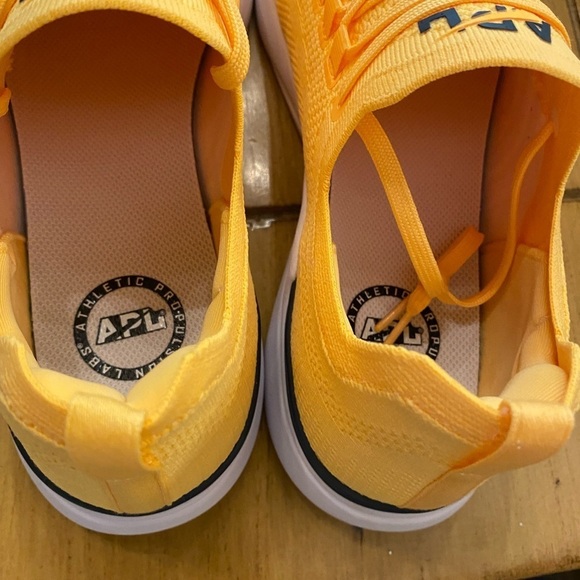 APL Men’s Yellow Techloom Breeze Athletic Sneakers Marigold Lightweight NEW 11.5 main image 4